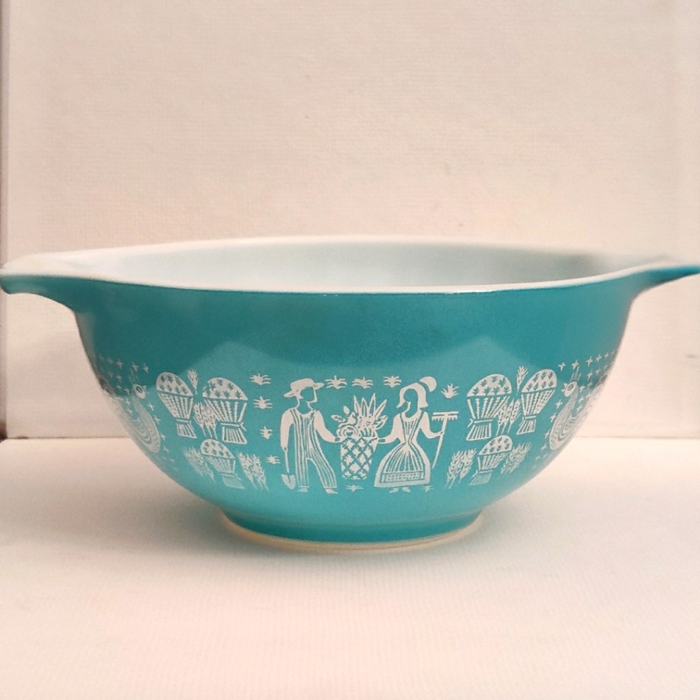 Vintage 50s Turquoise Amish Butterprint Pyrex Bowl - Picture 1 of 10